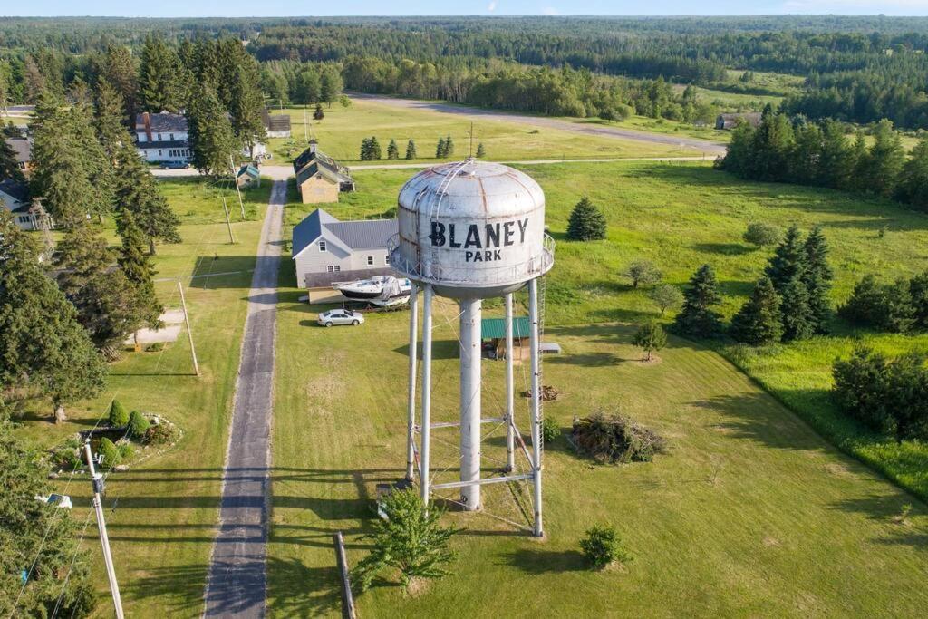 Centrally Located - Historic Blaney Park- Michigan Germfask Exterior photo